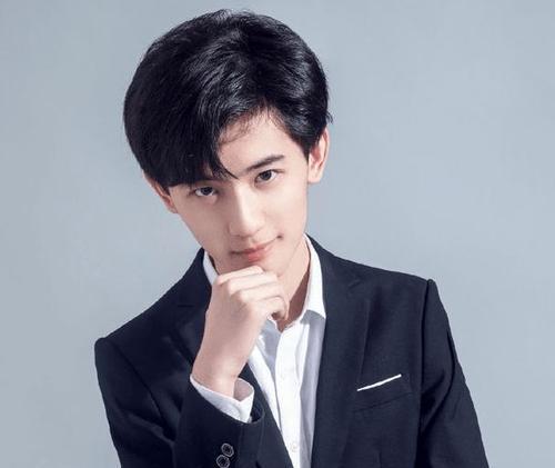 李知恩在王者荣耀中今年多大？  第1张