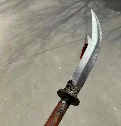 关羽装备青龙刀有何优势？青龙刀在三国杀中的作用是什么？  第3张